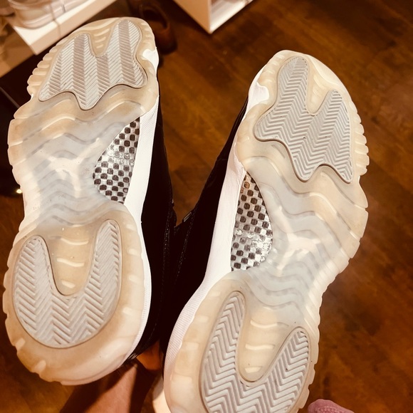 Jordan 11 jubliee size 10 worn but looks like new - Picture 2 of 3